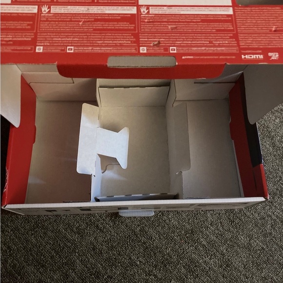 Nintendo Switch Console - Picture 10 of 11